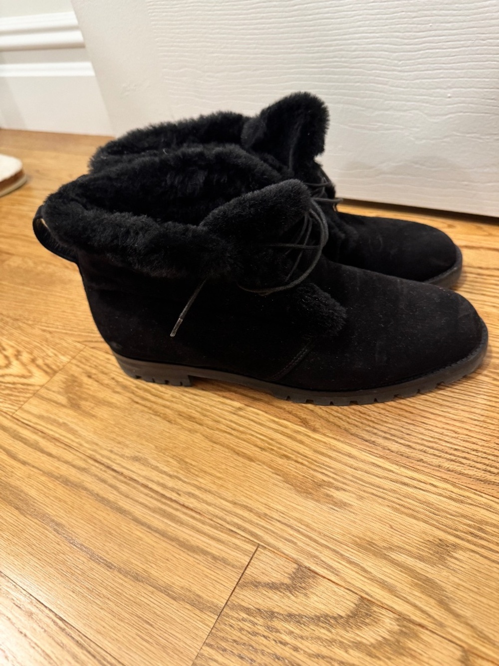 Manolo Blahnik shearling boots , 41